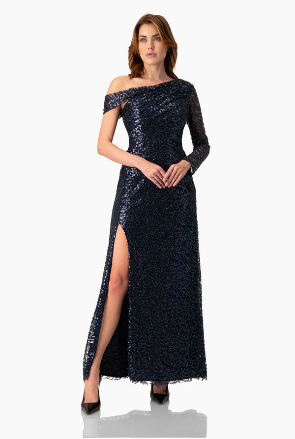 Vestido con abertura y una manga