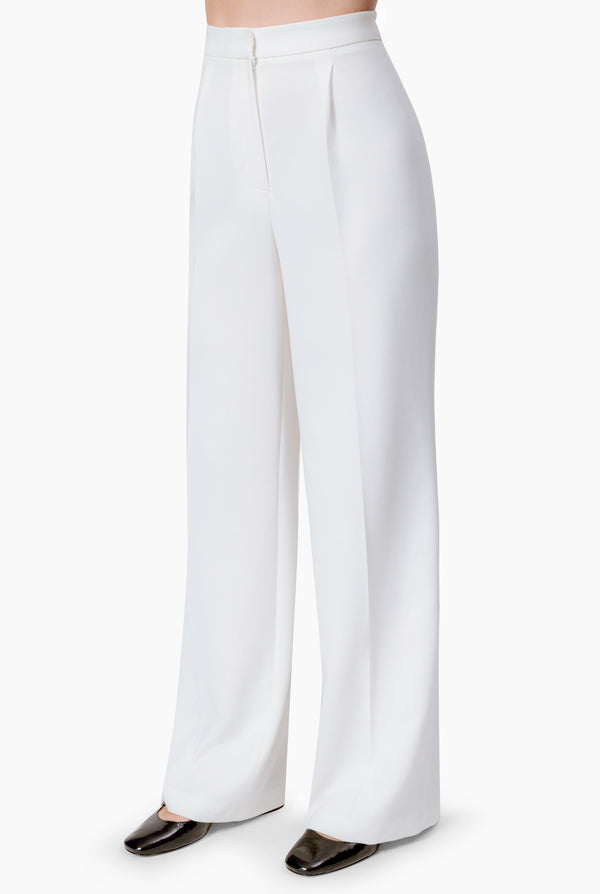 Pantalon sastreado y pierna ancha