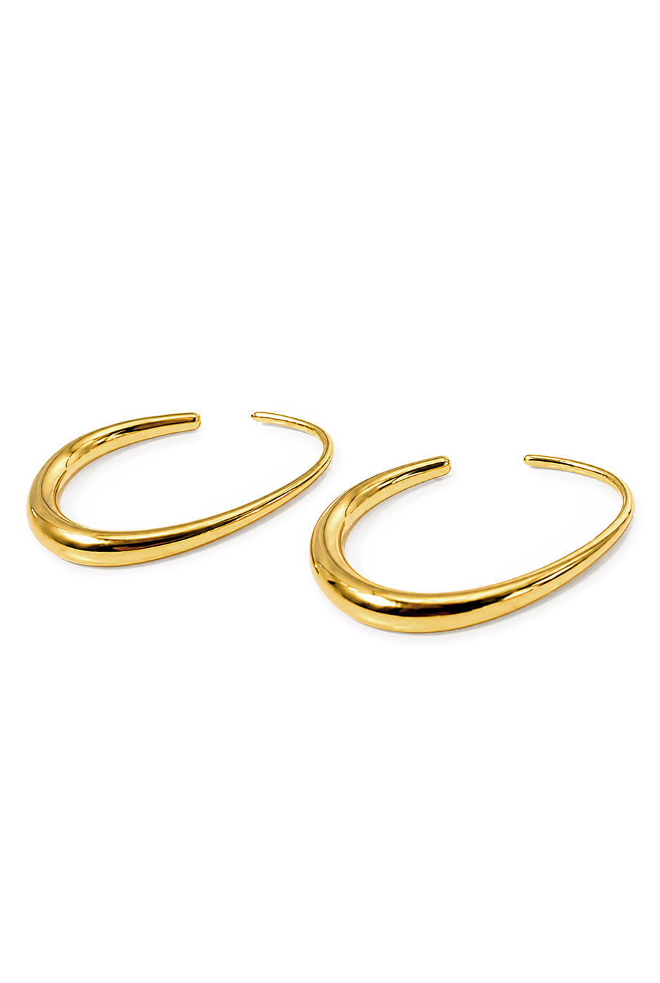 Aretes dorados Hollow Out con diseño de gota