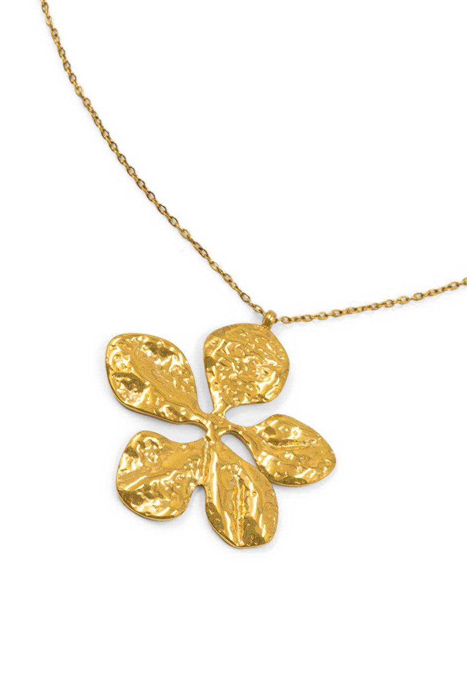 Collar dorado con dije de flor martillada