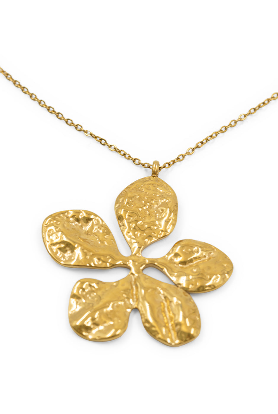 Collar dorado con dije de flor martillada