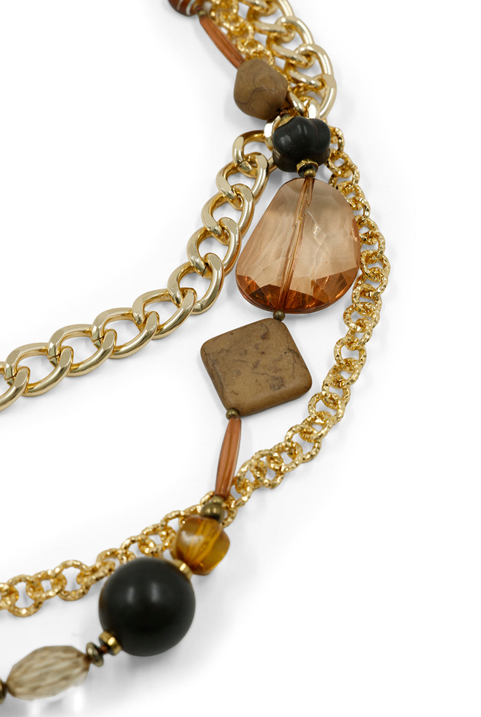 Collar de tres capas con cuentas grandes en tonos marrones