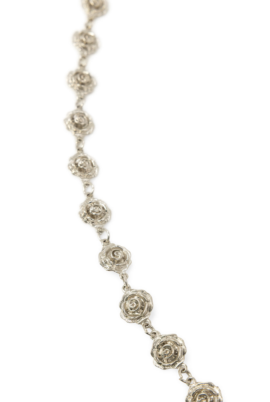 Collar largo plateado con rosas