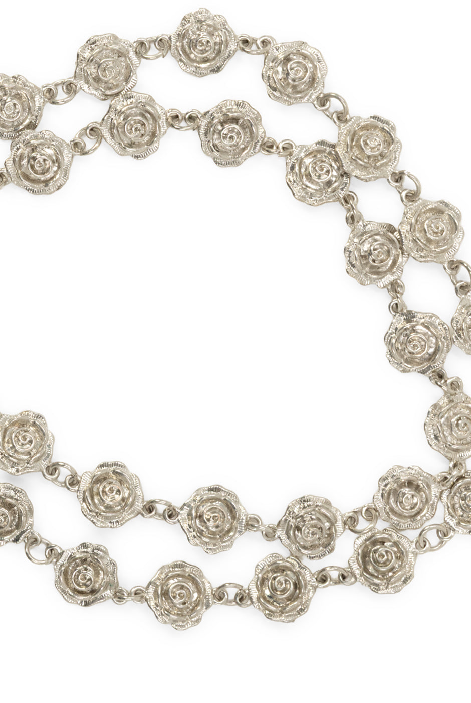 Collar largo plateado con rosas