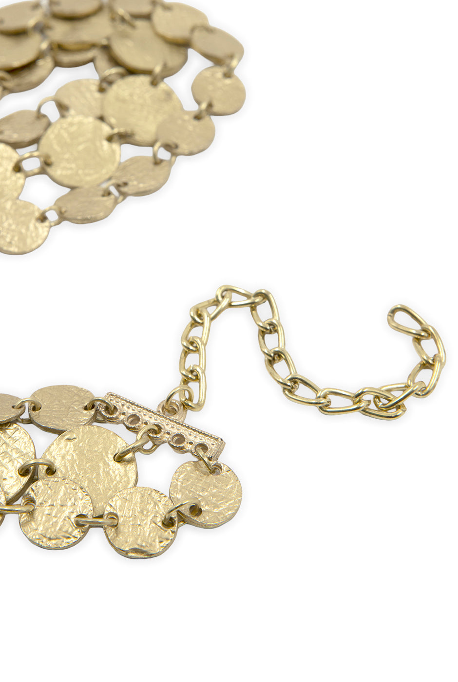 Collar de tres capas con monedas doradas y broche ajustable