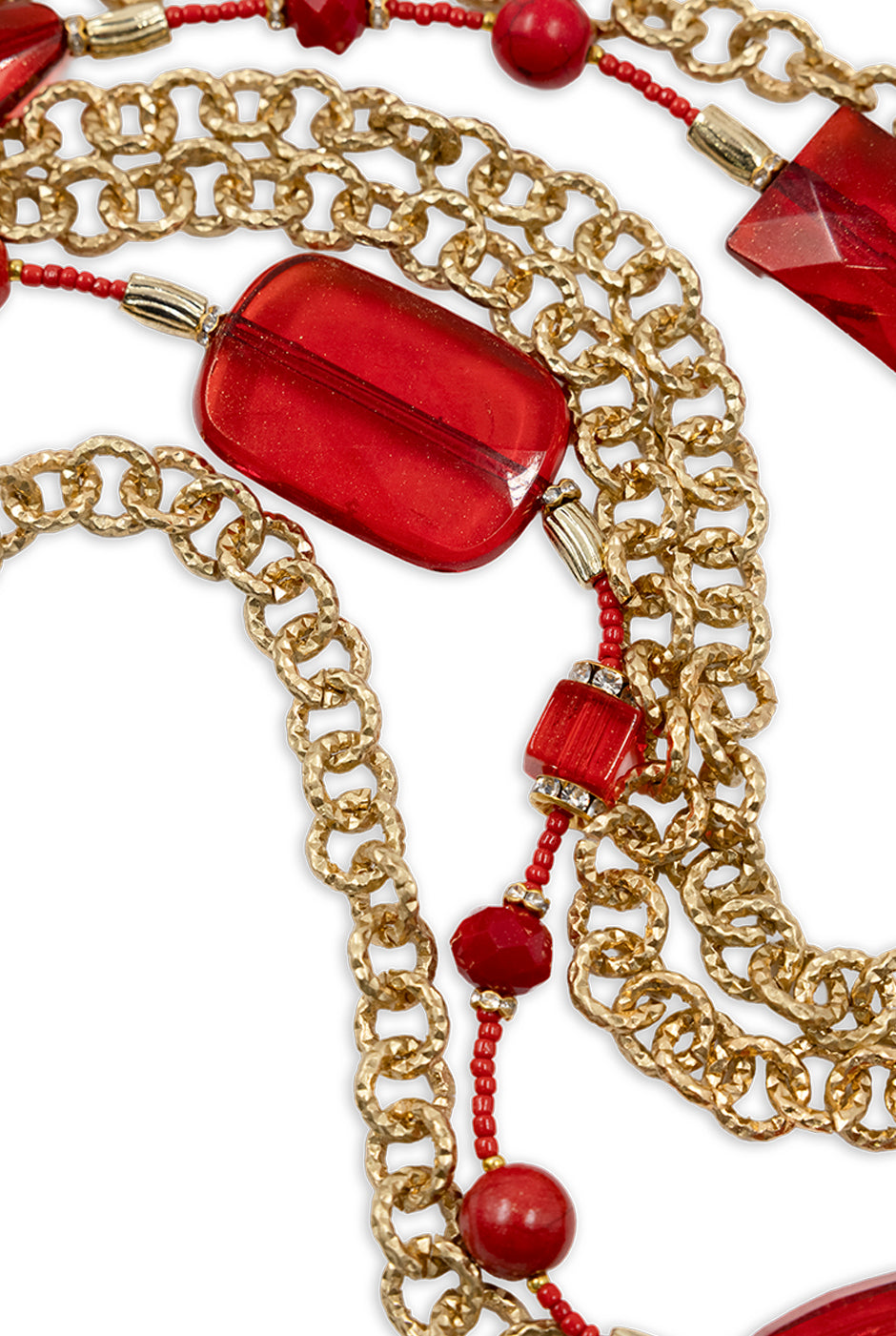 Collar elegante de cadenas doradas con gemas rojas