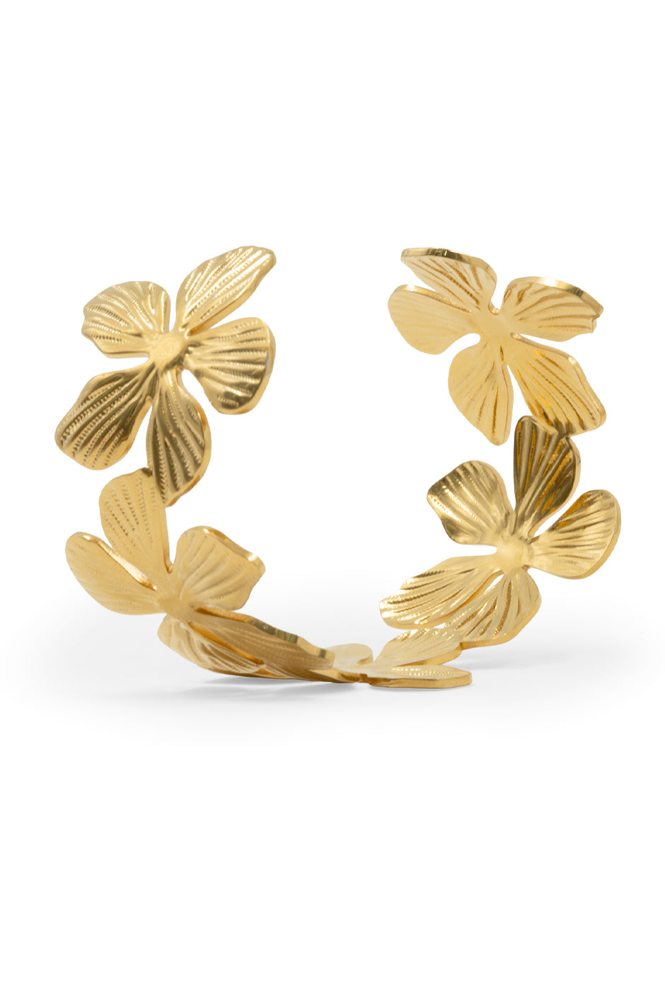 Brazalete dorado con diseño de flores texturizadas