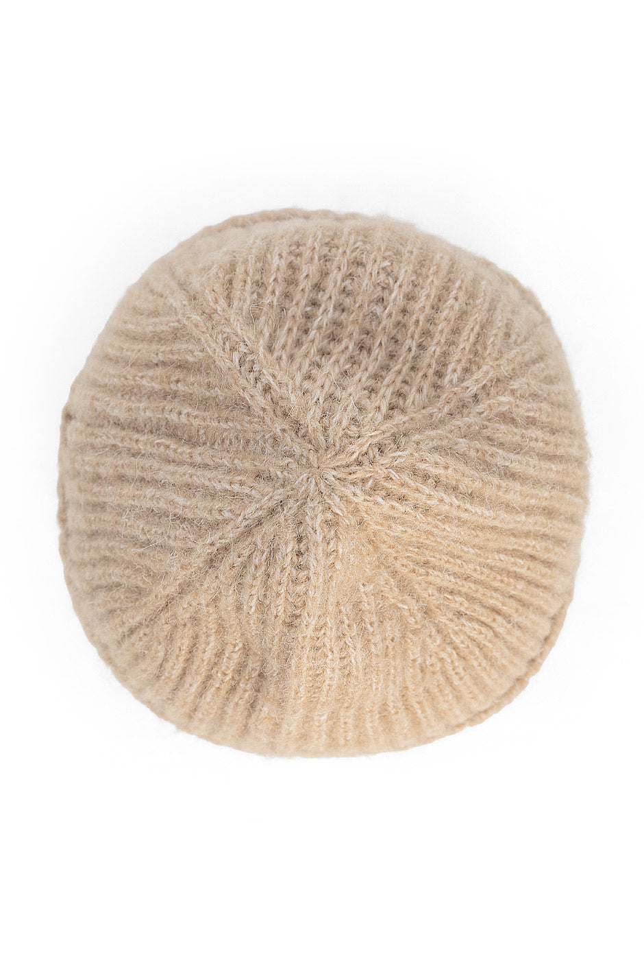 Gorro beige de lana con tejido acanalado ajustado