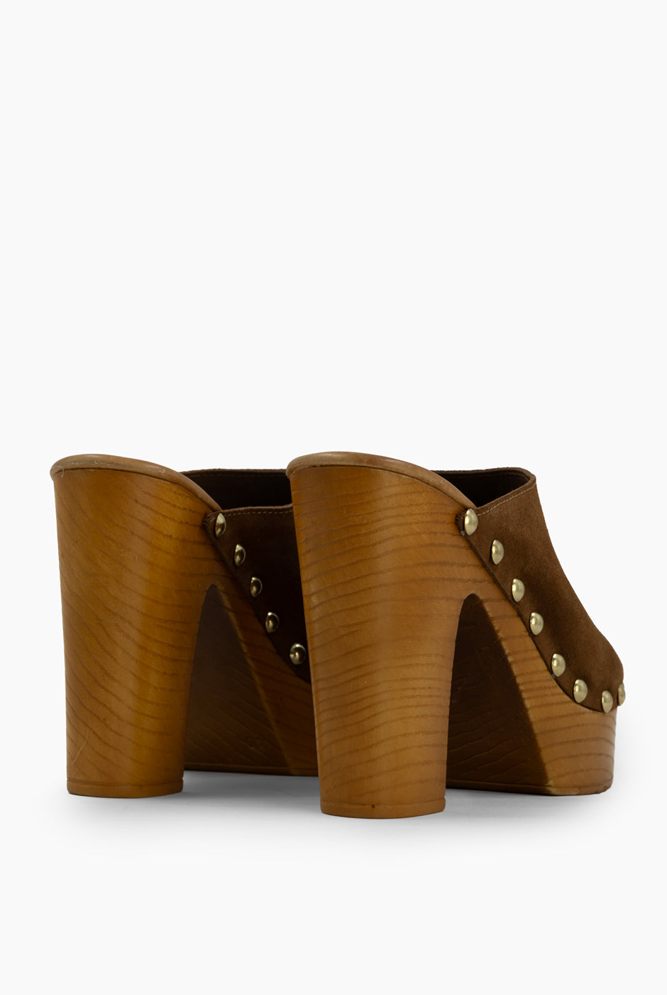 Zueco de cuero con remaches y tacón de madera de 12 cm color chocolate