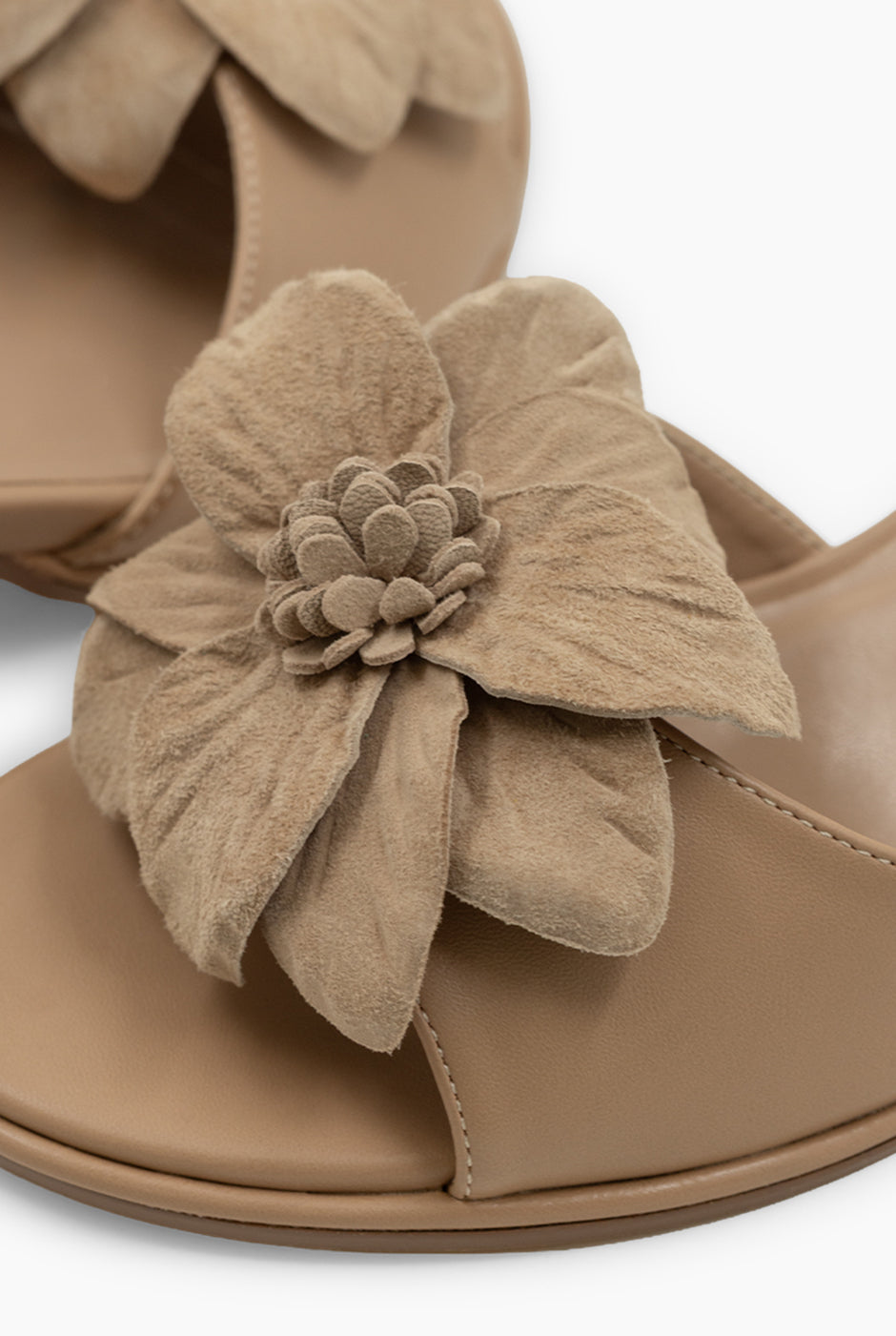 Sandalia Flor Suede