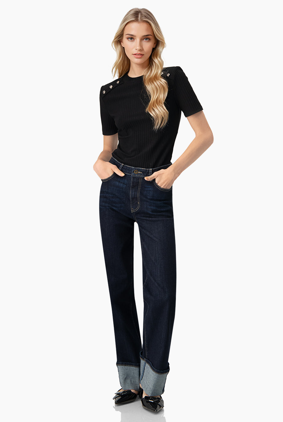 Blusa negra cuello redondo