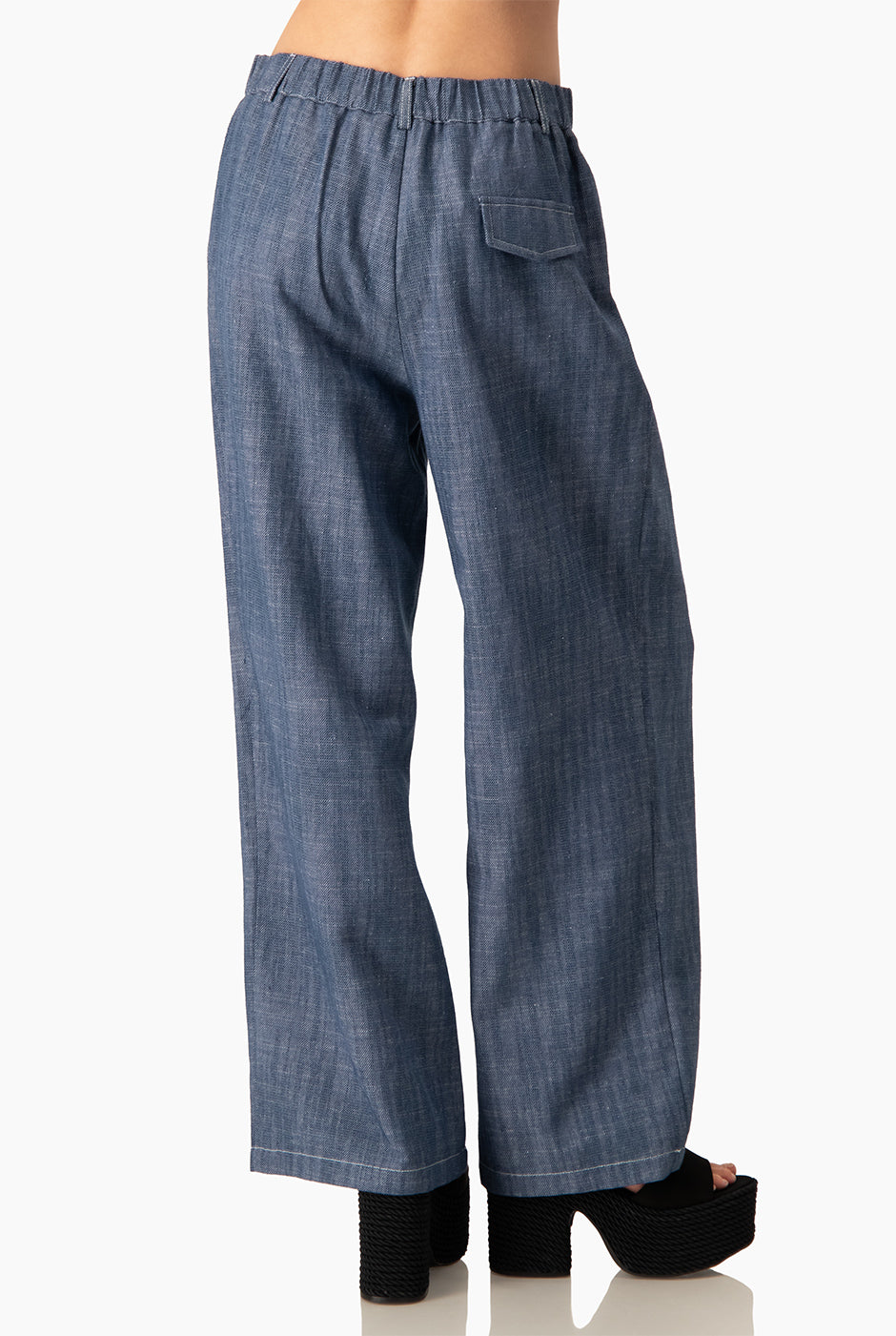 Pantalón Holgado Denim Azul con pretina elástica y pinzas