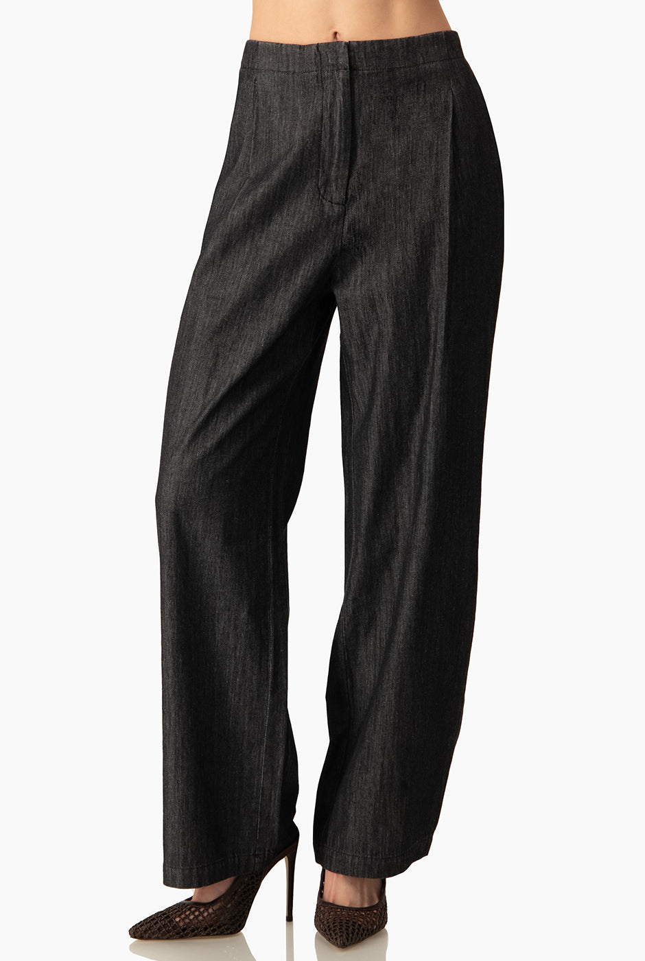 Pantalón Dark Denim negro con pinzas y pretina elástica