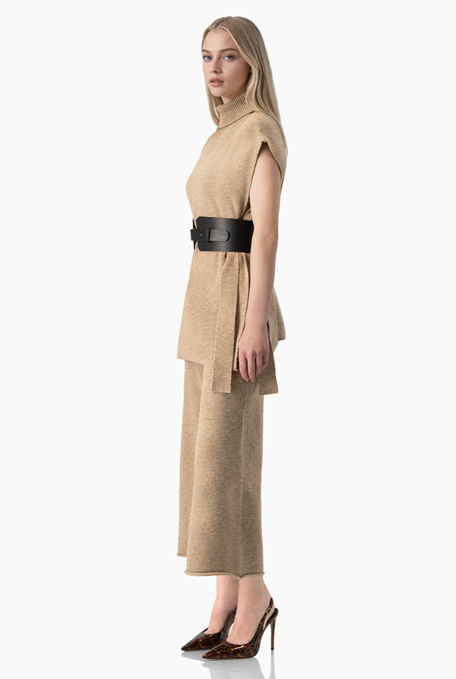 Set de chaleco beige de punto grueso con pantalón ancho