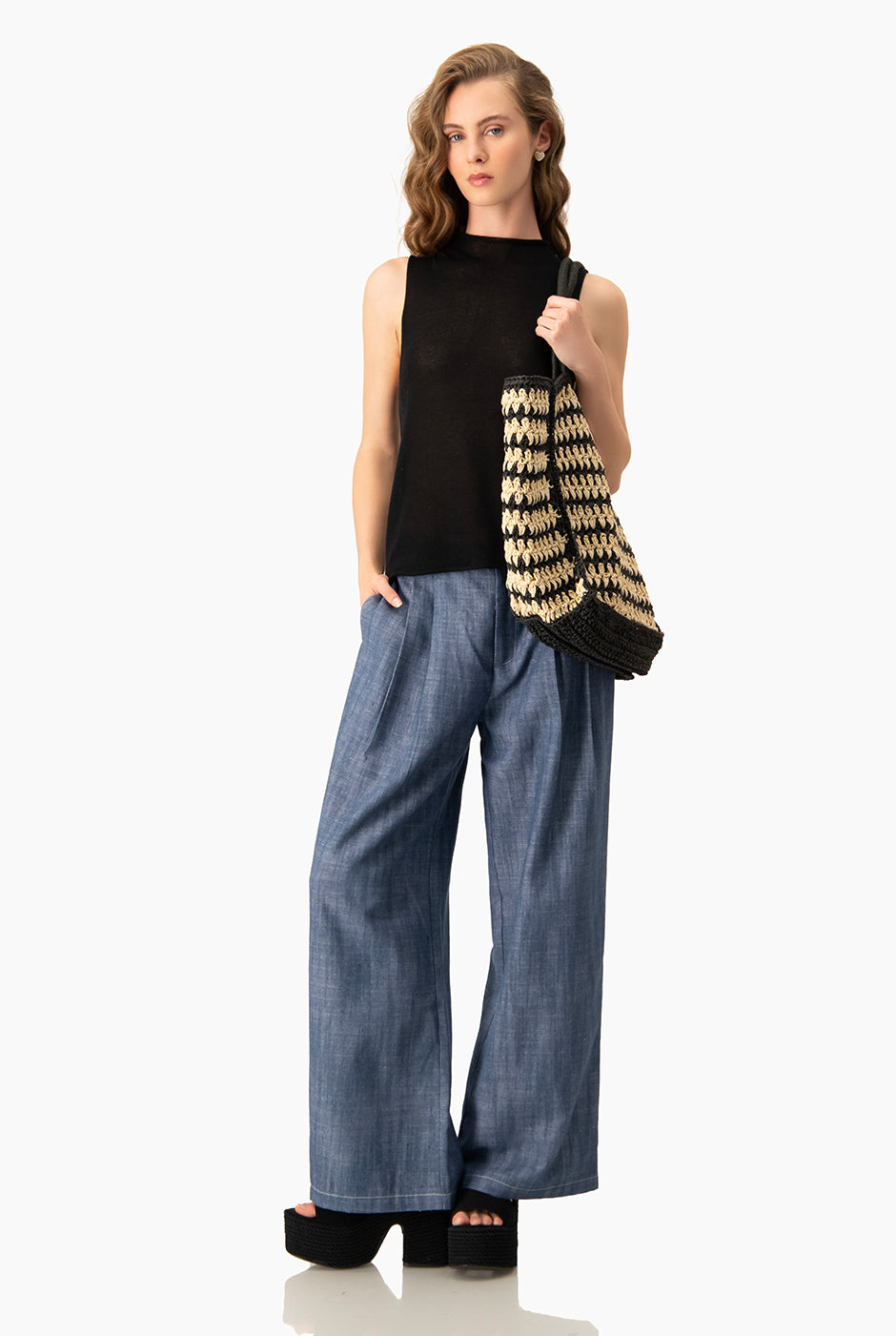 Top Knitted Negro sin mangas de punto fino