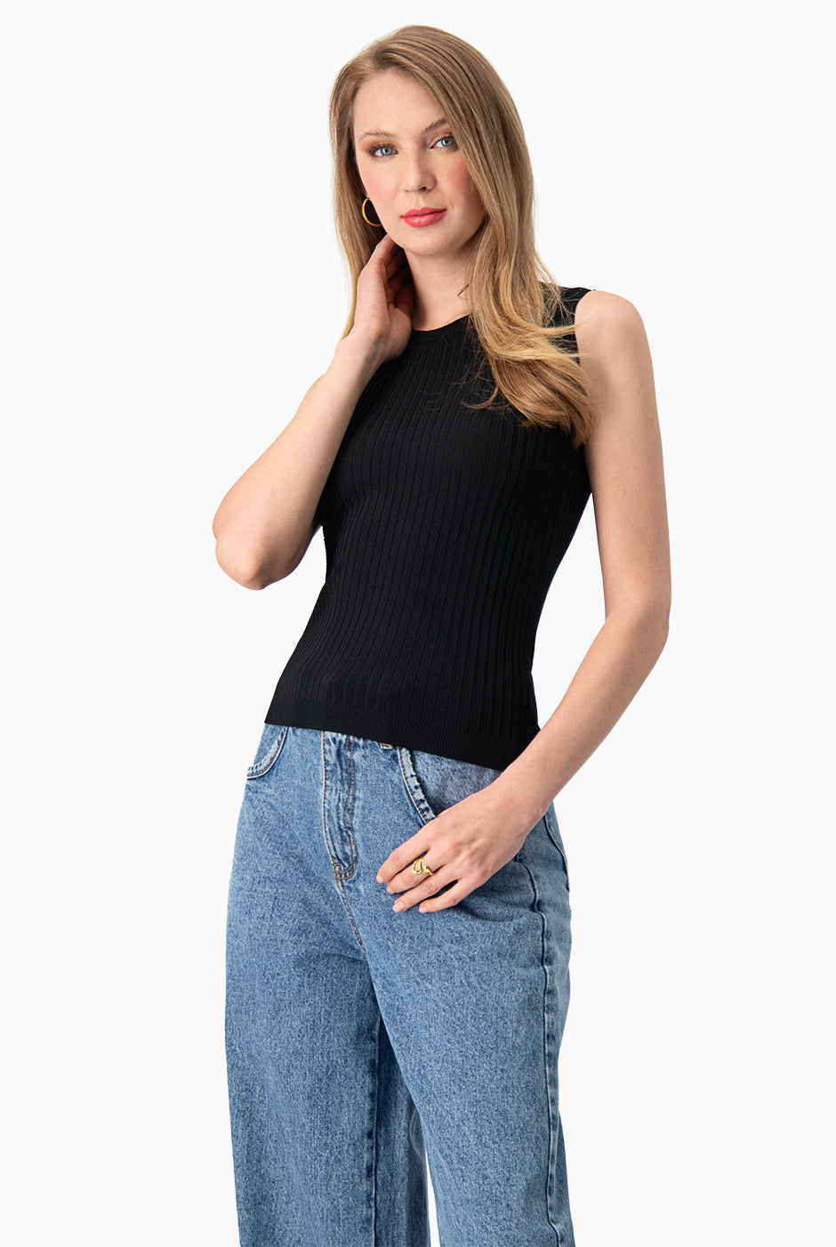 Blusa sin mangas color negro