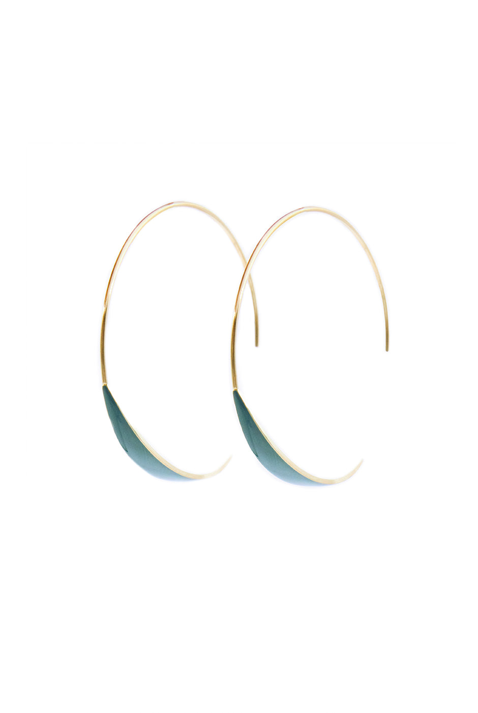 Aretes Hollow Out