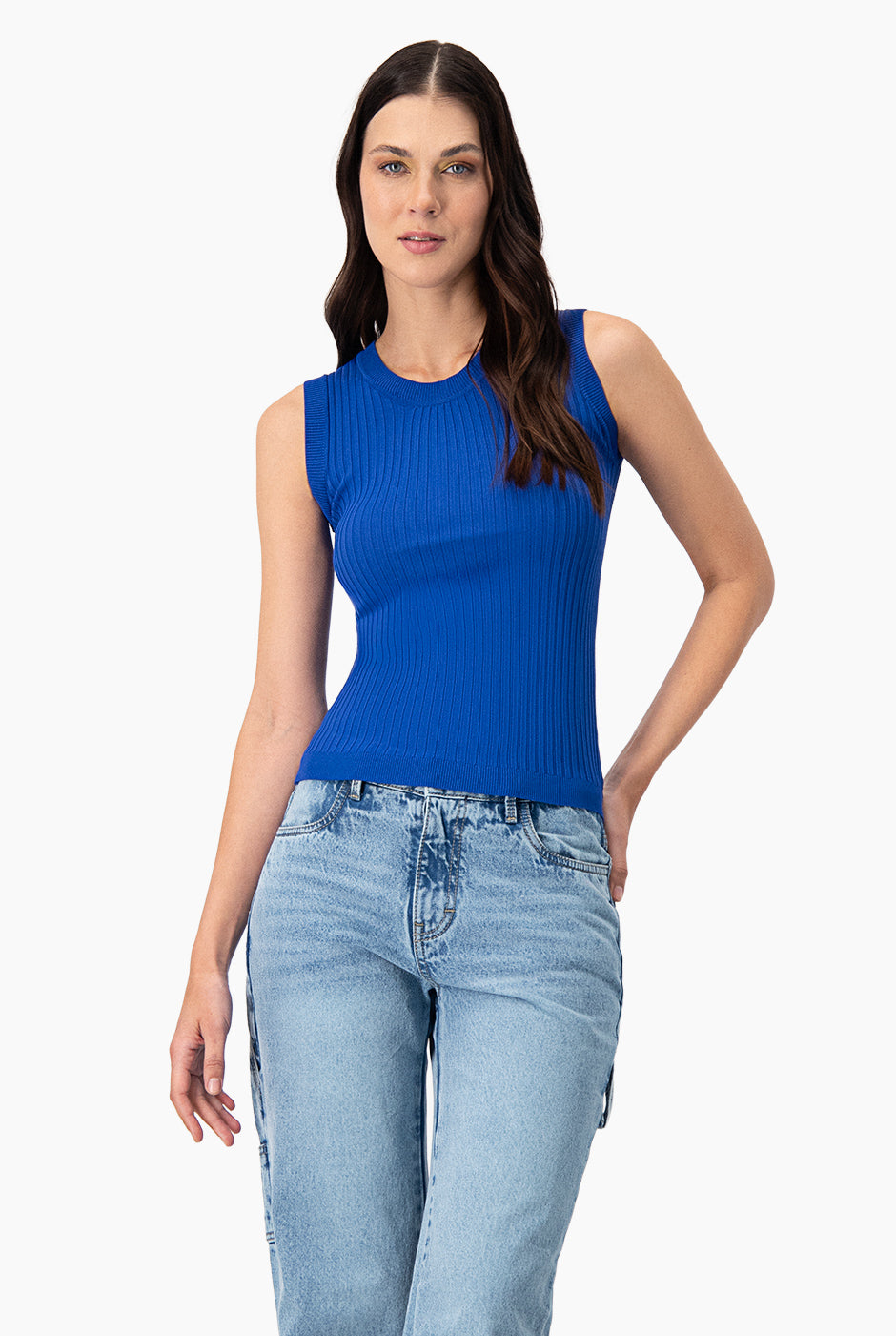 Blusa sin mangas color azul rey