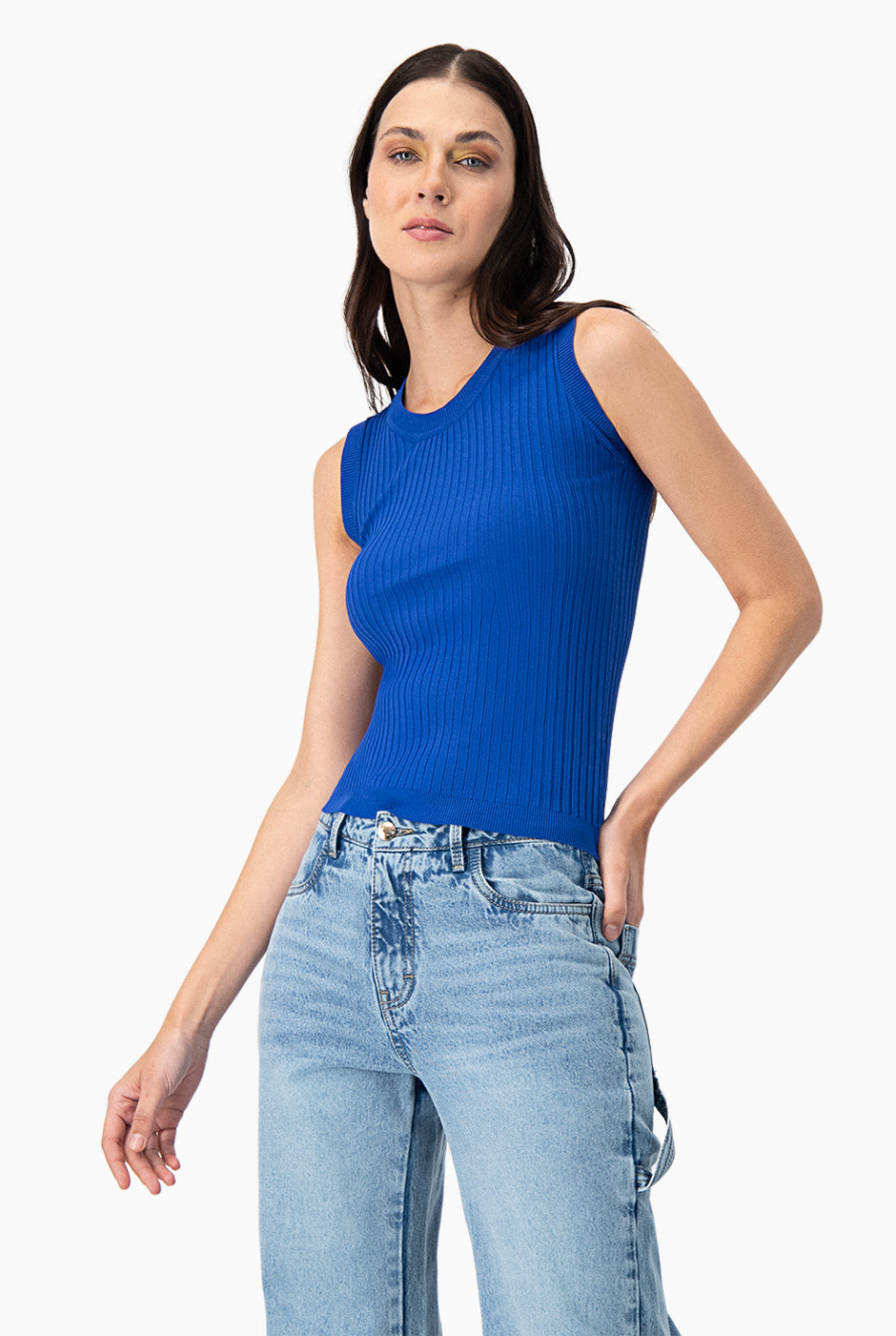 Blusa sin mangas color azul rey