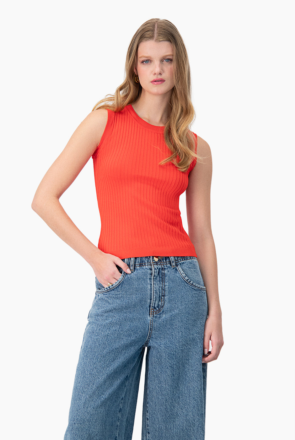 Blusa sin mangas color rojo