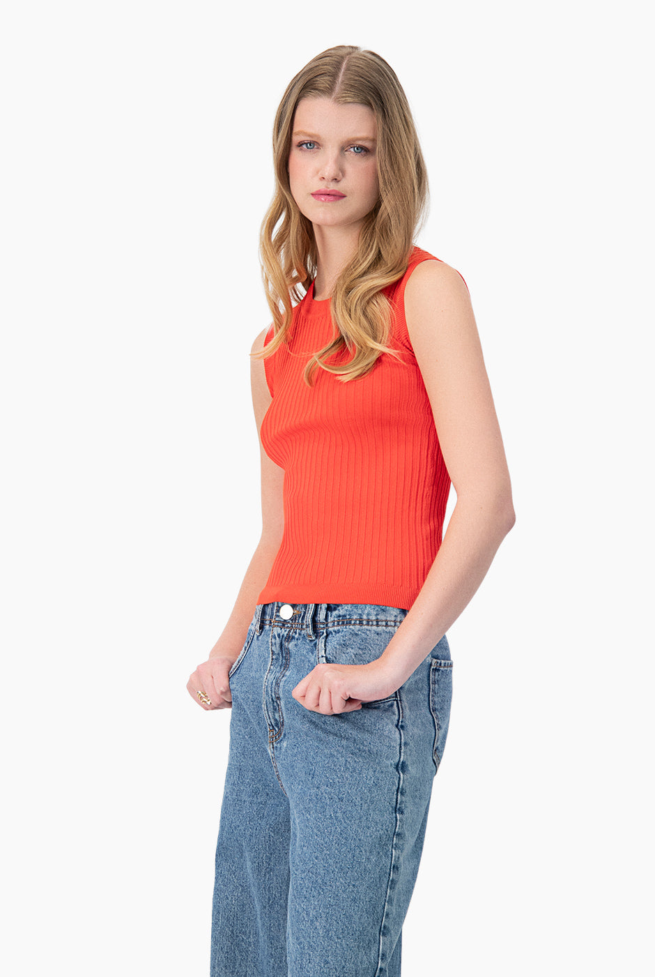 Blusa sin mangas color rojo