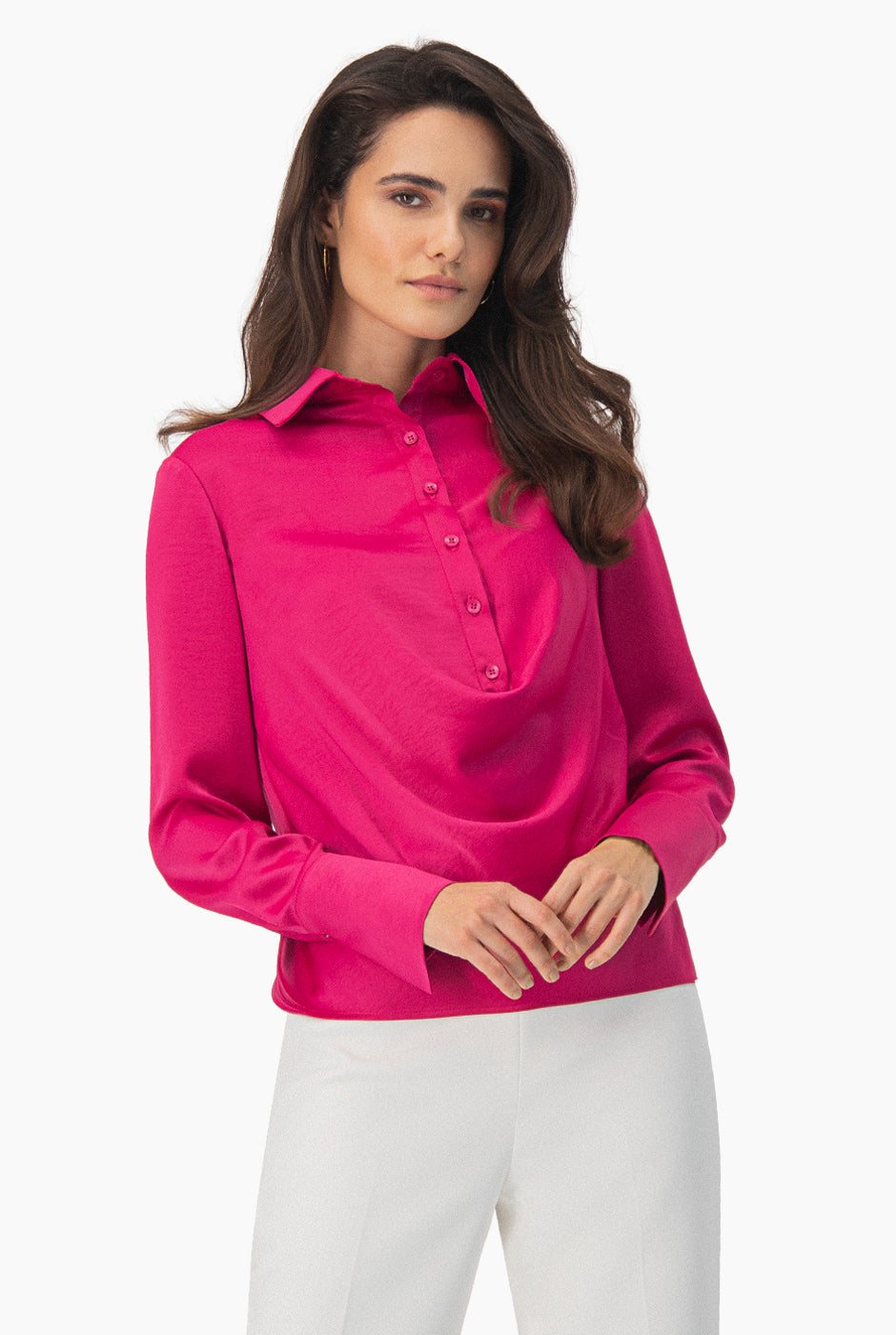 Blusa fucsia de cuello camisero