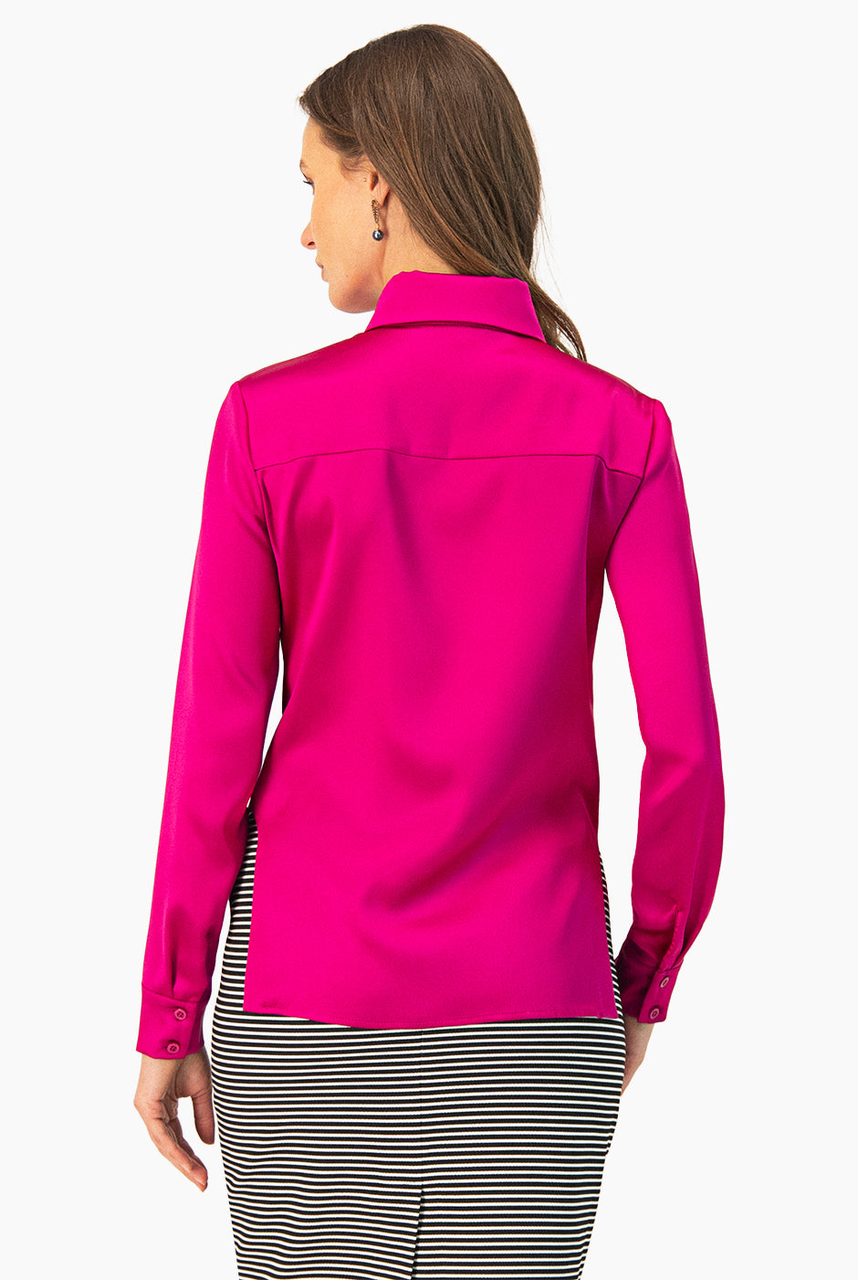 Blusa camisera en tono fucsia