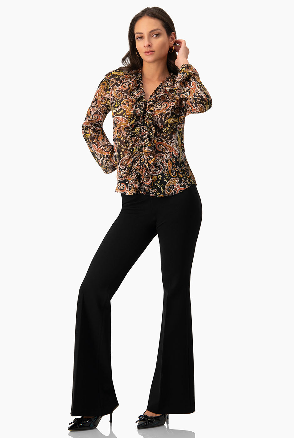 Blusa estampada multicolor con escote en V y volantes