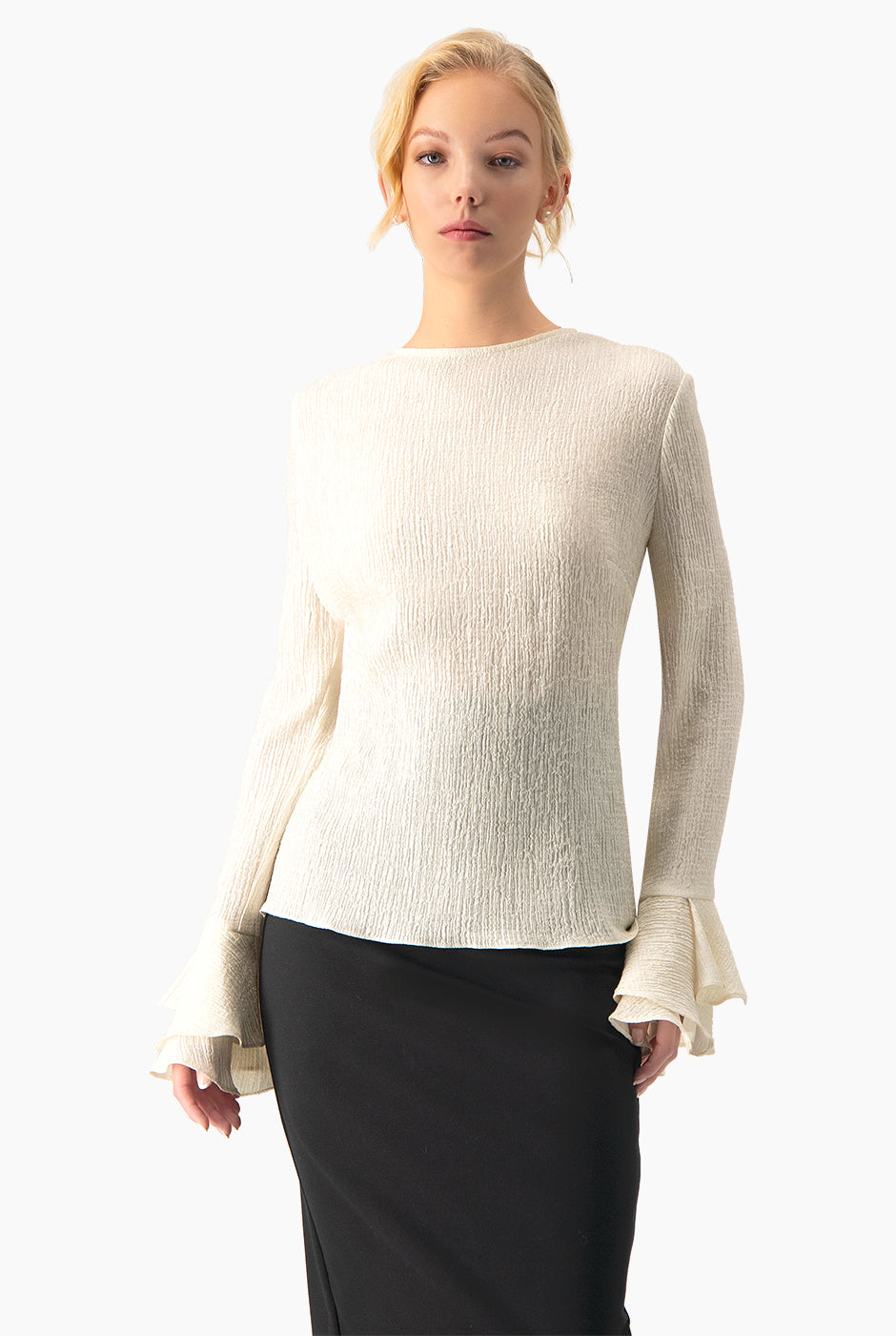 Blusa recta natural con volantes y textura arrugada