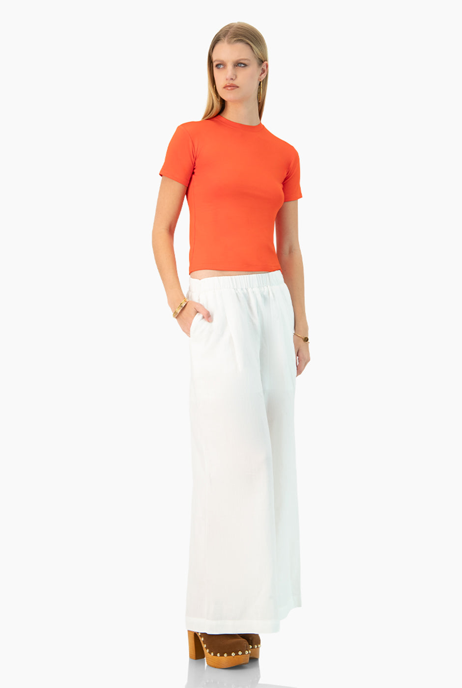 Playera básica naranja lisa de manga corta