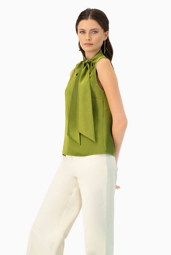 Blusa verde cuello con cinta