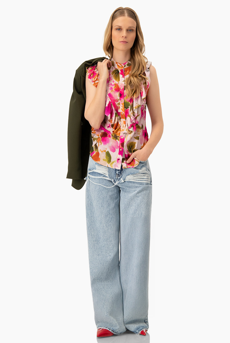 Blusa estampada multicolor sin mangas con olan y cuello alto