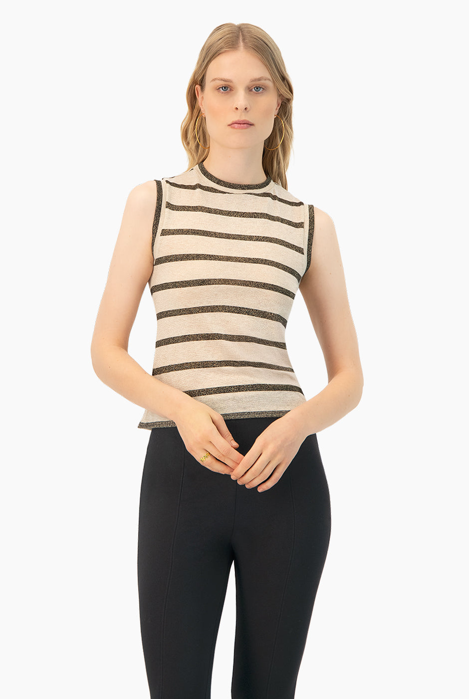 Blusa sin mangas de rayas horizontales en color arena