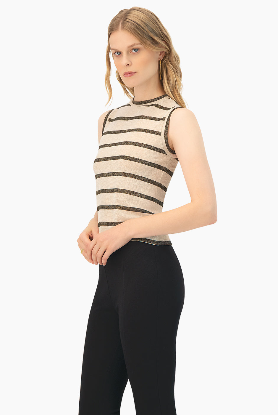 Blusa sin mangas de rayas horizontales en color arena