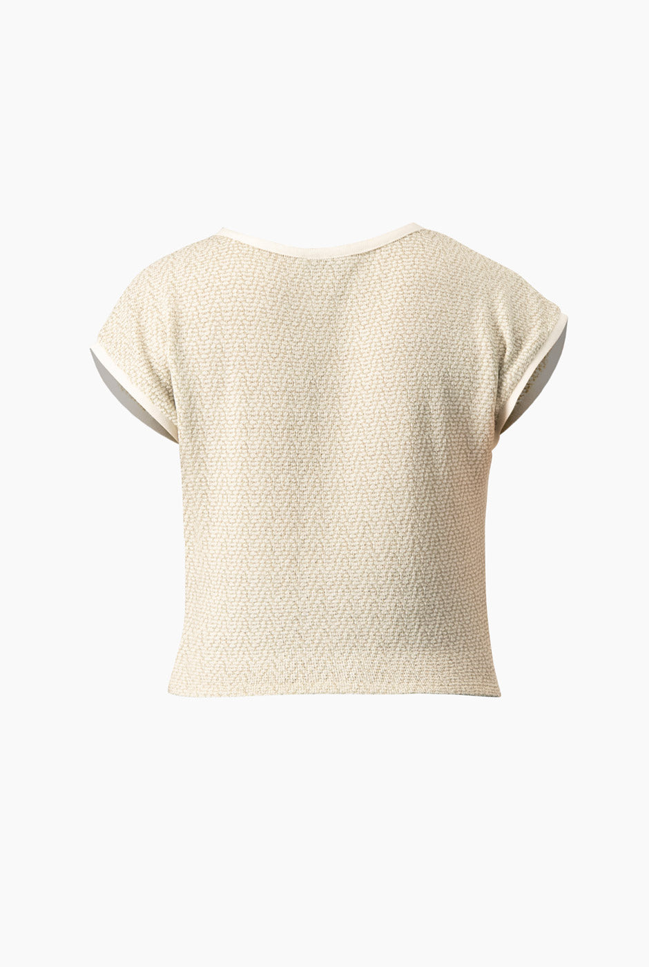 Blusa dorada tejida con patrón zigzag y hombro caído