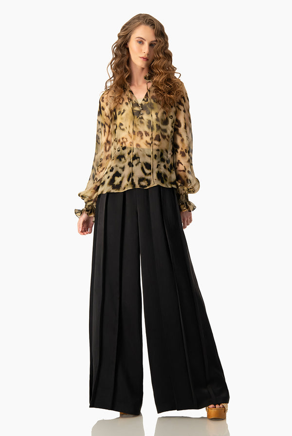 Blusa cuello alto y escote en V