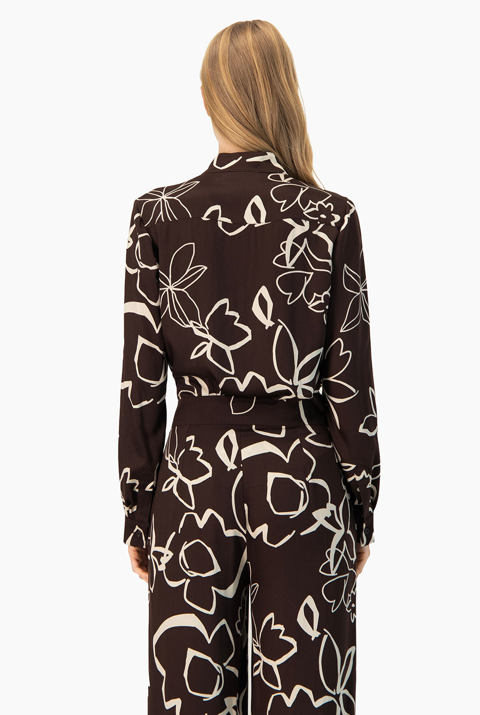 Blusa Ivonne estampada cuello mao manga larga color café