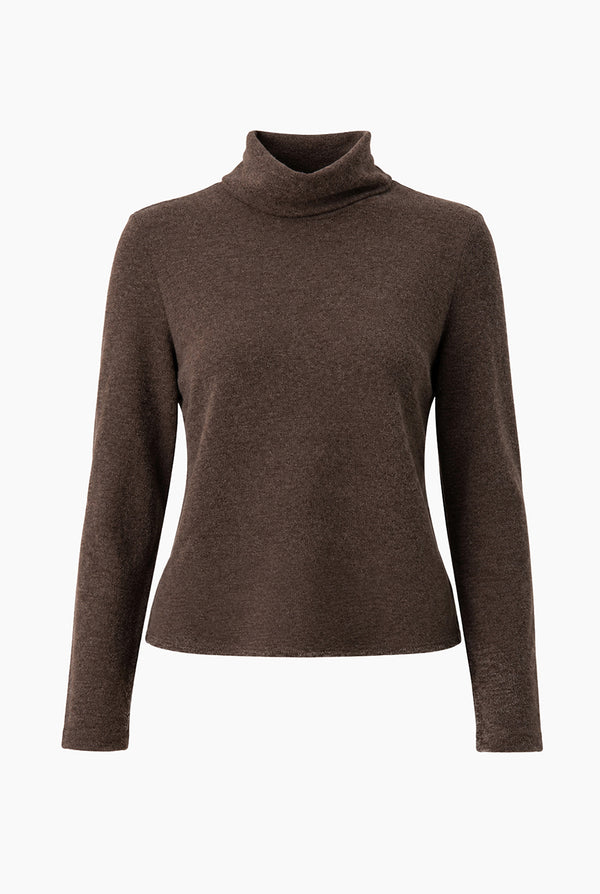 Blusa Ivonne cafe cuello tortuga