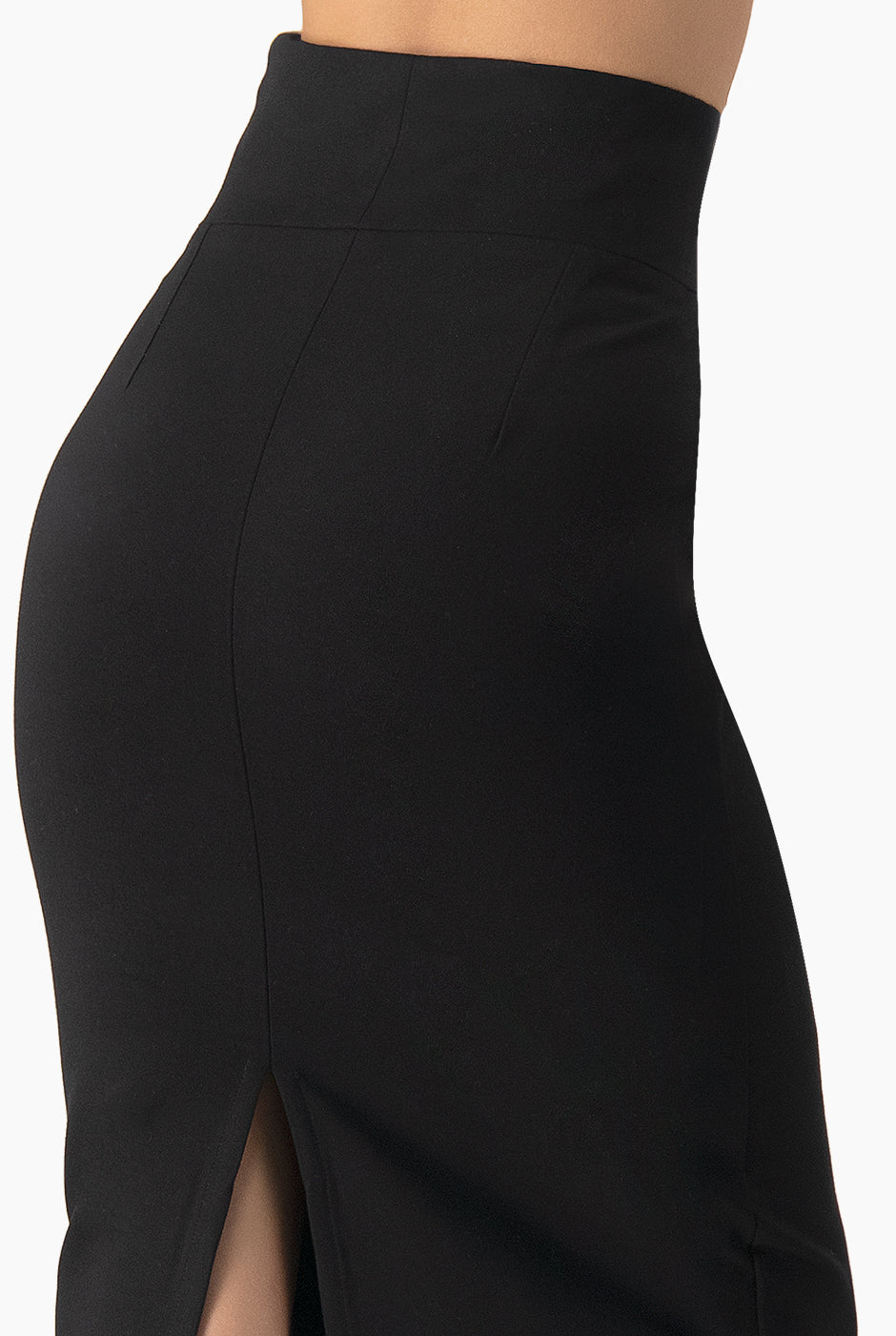 Falda midi negra ajustada con abertura trasera