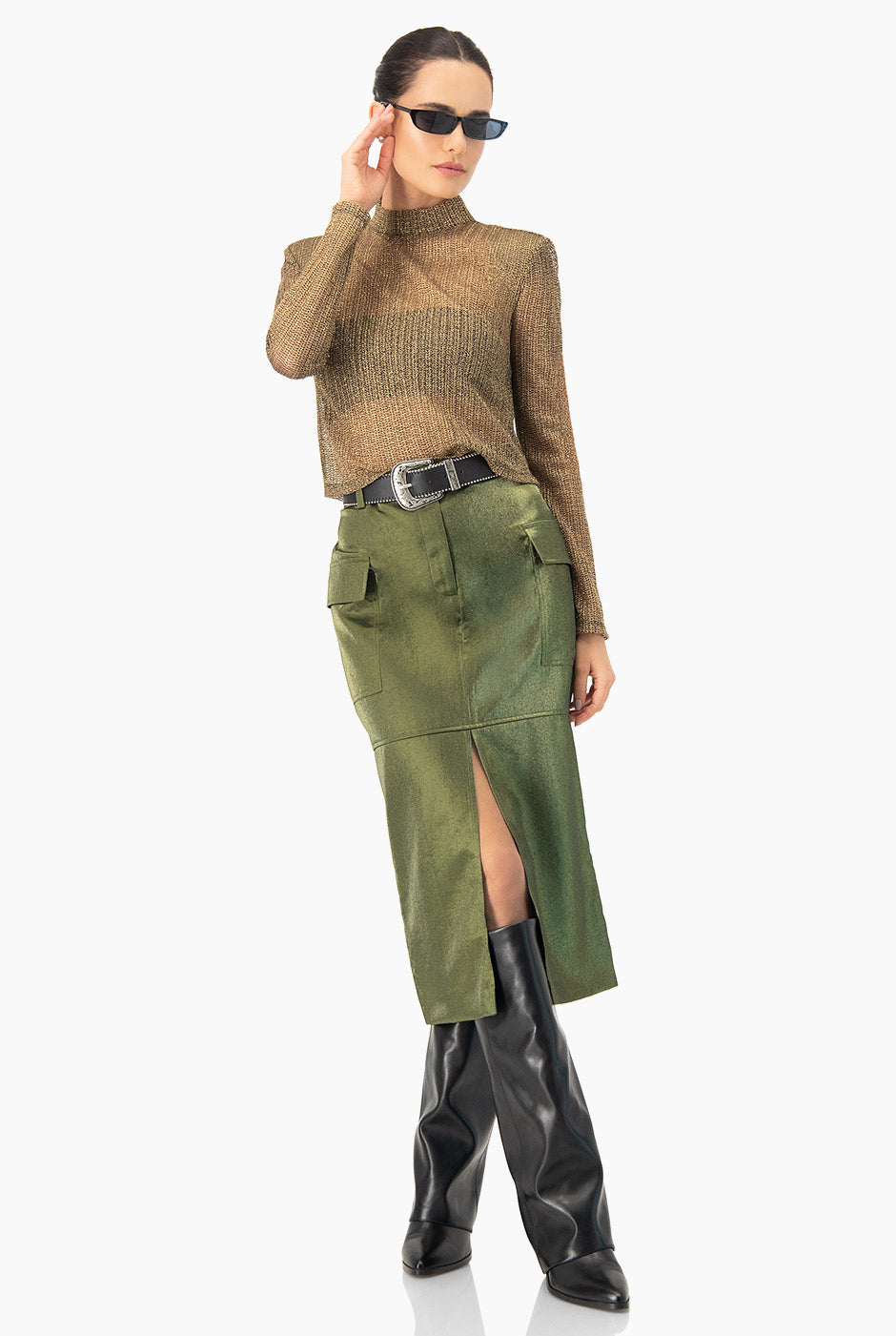 Falda midi verde olivo con abertura frontal y bolsillos