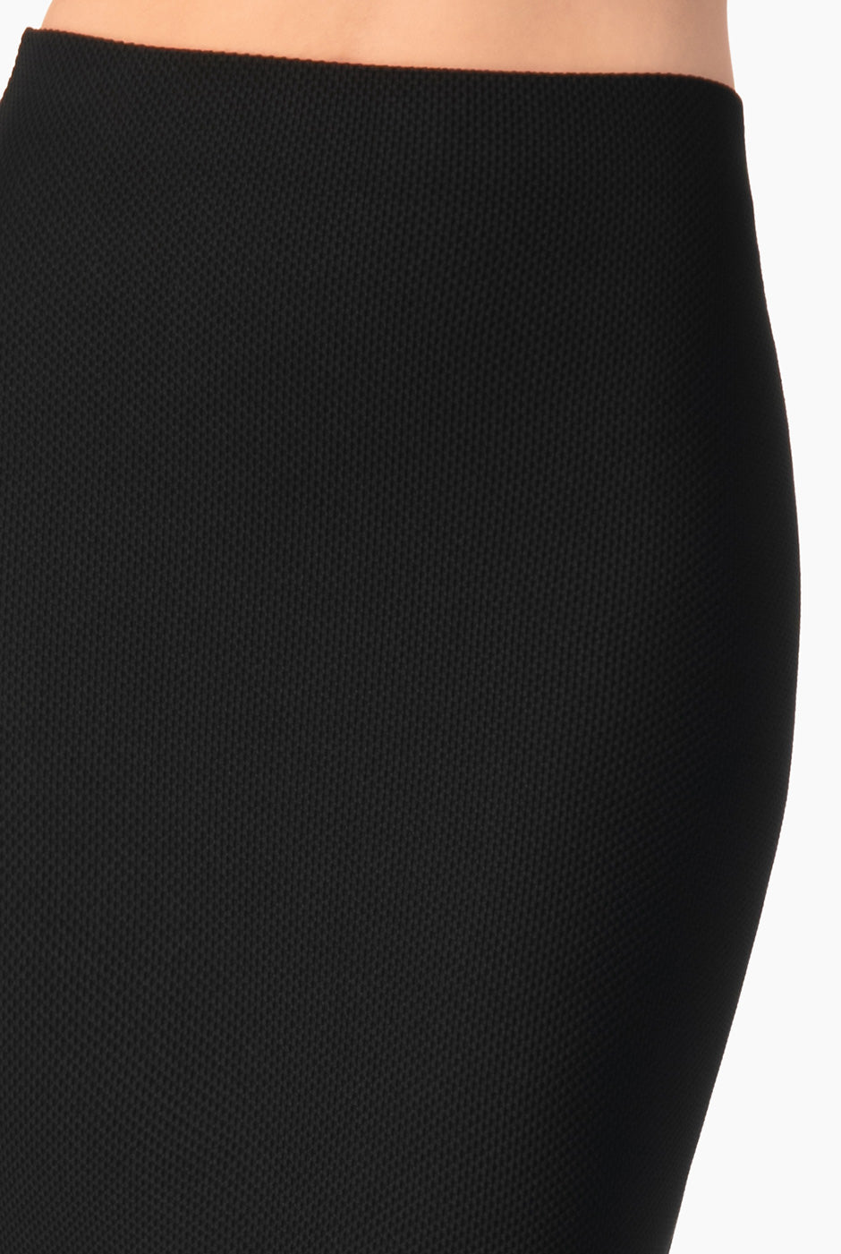 Falda midi negra elegante con abertura trasera