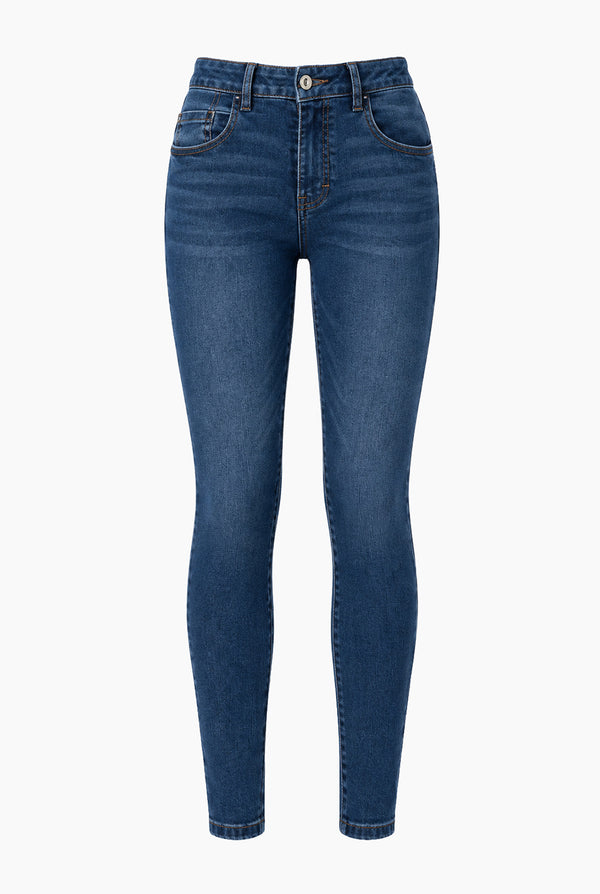 Jeans corte skinny con bolsillos