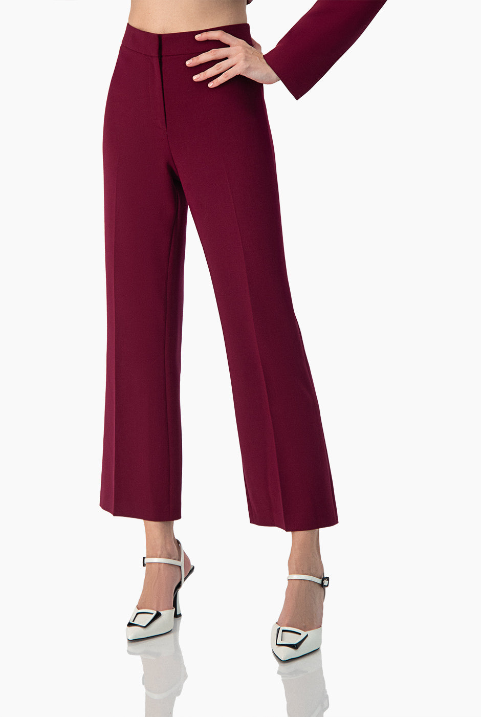 Pantalon recto corto color vino