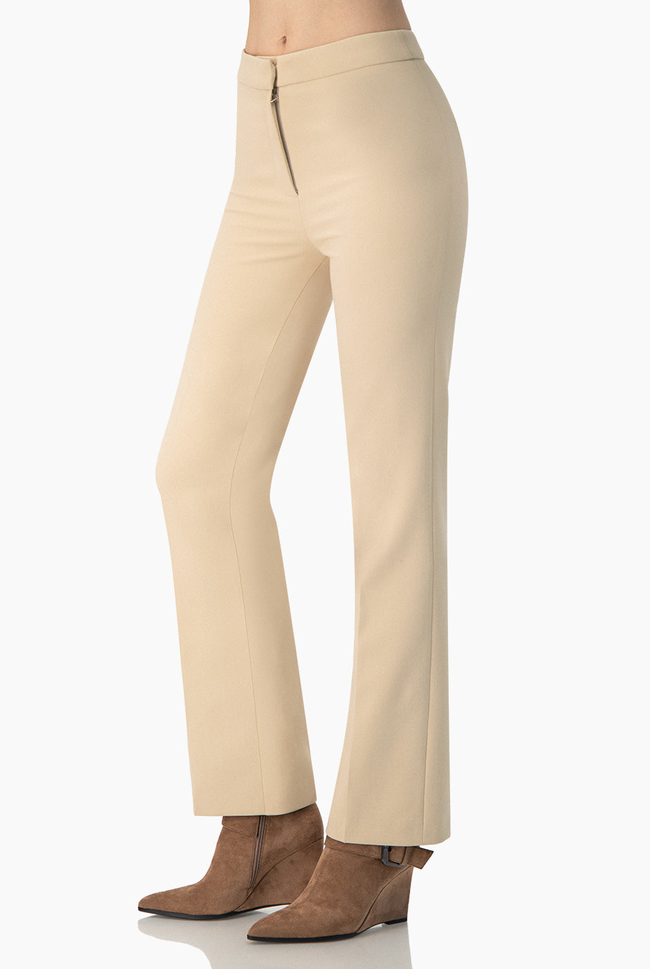 Pantalon recto sastreado en color beige