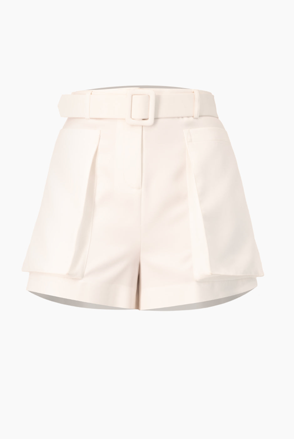 Short blanco con bolsillo y cinturon