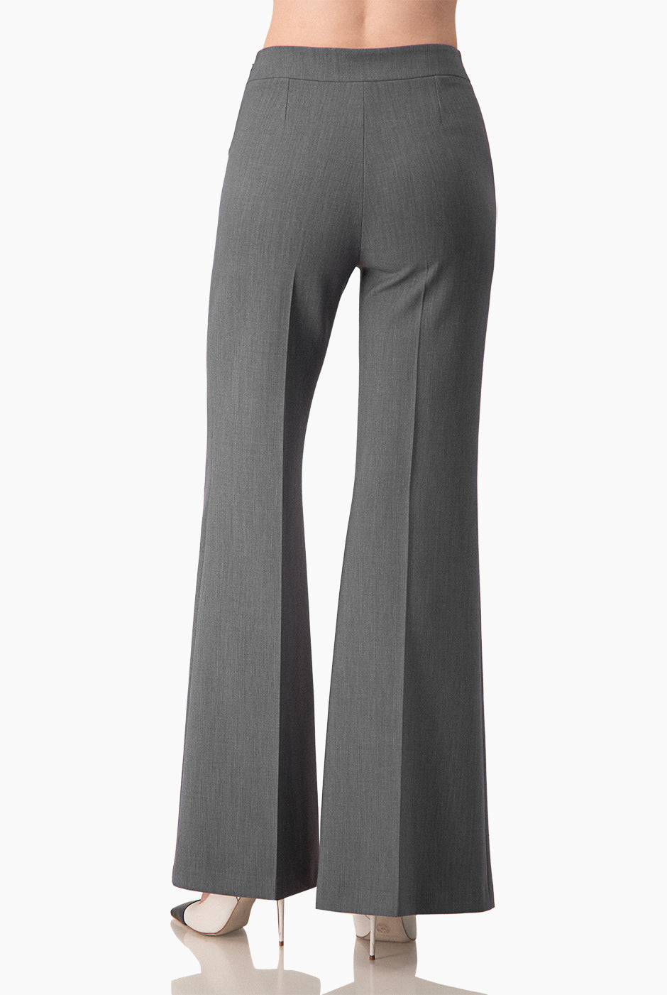 Pantalon semi acampanado liso gris