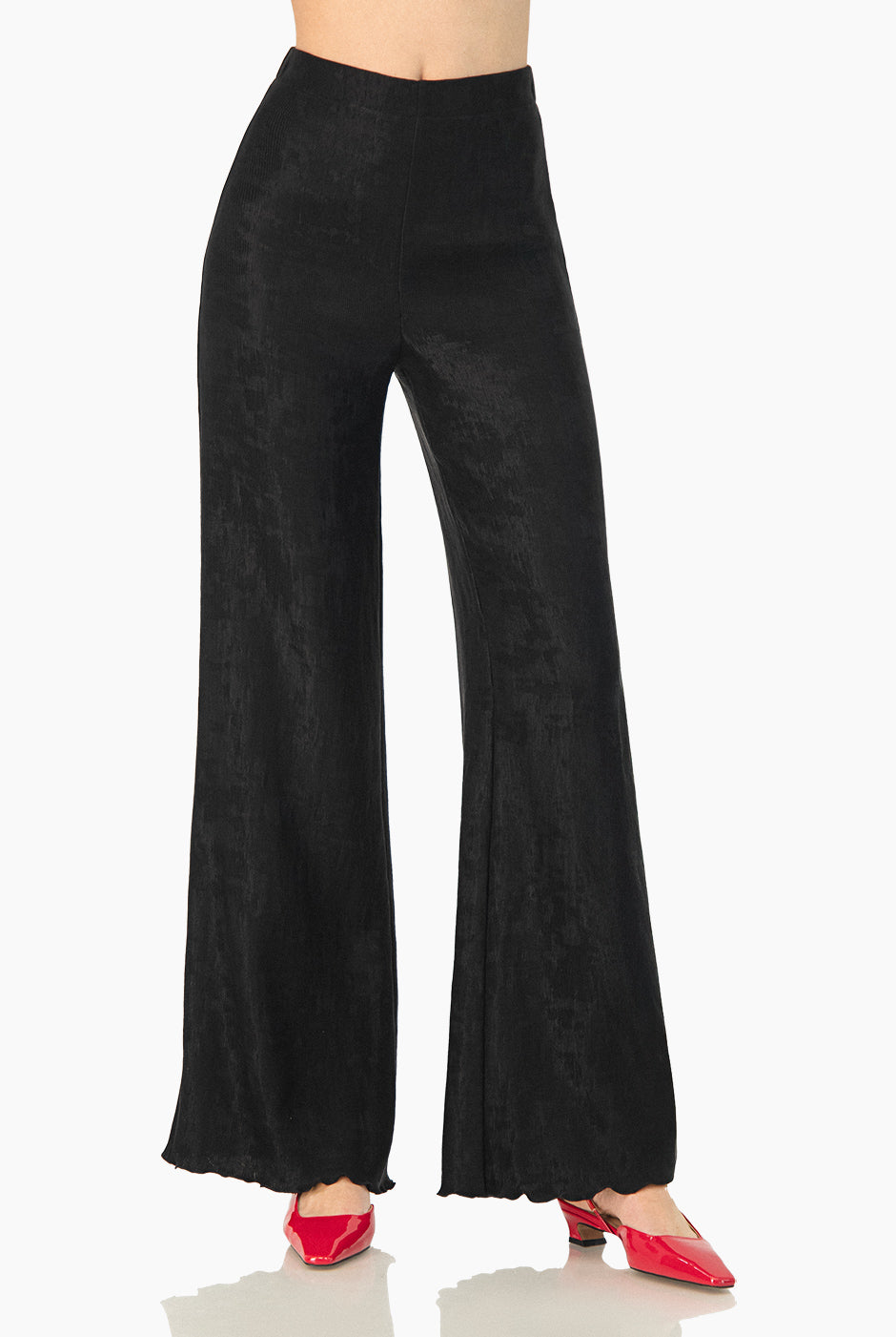 Pantalon negro de pierna amplia