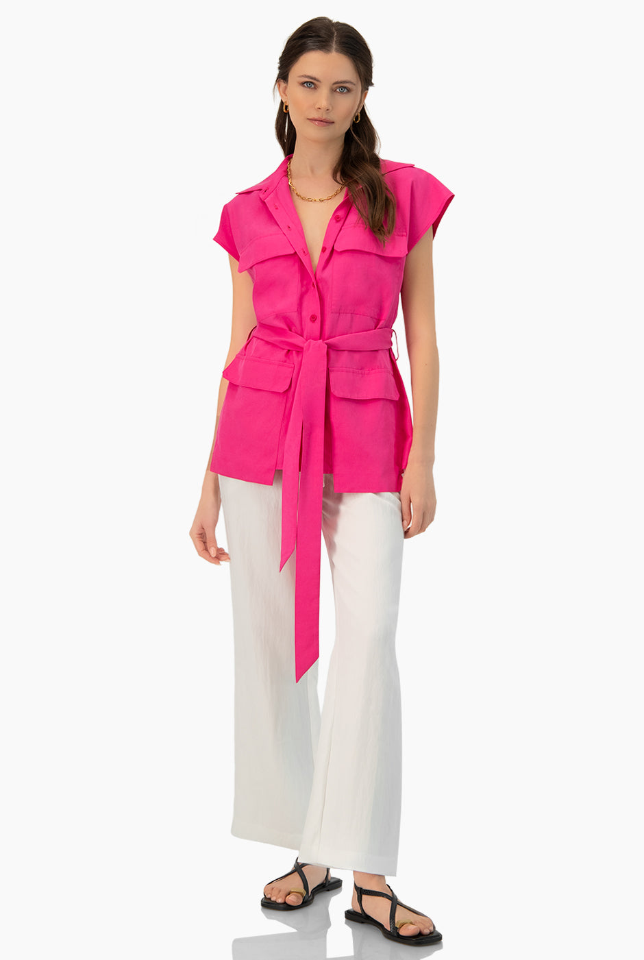 Pantalón cargo blanco con cintura elástica y bolsillos