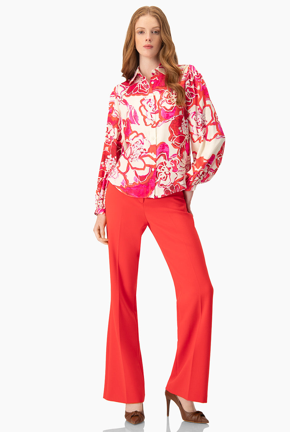 Pantalón recto rojo sastreado con bolsillo trasero