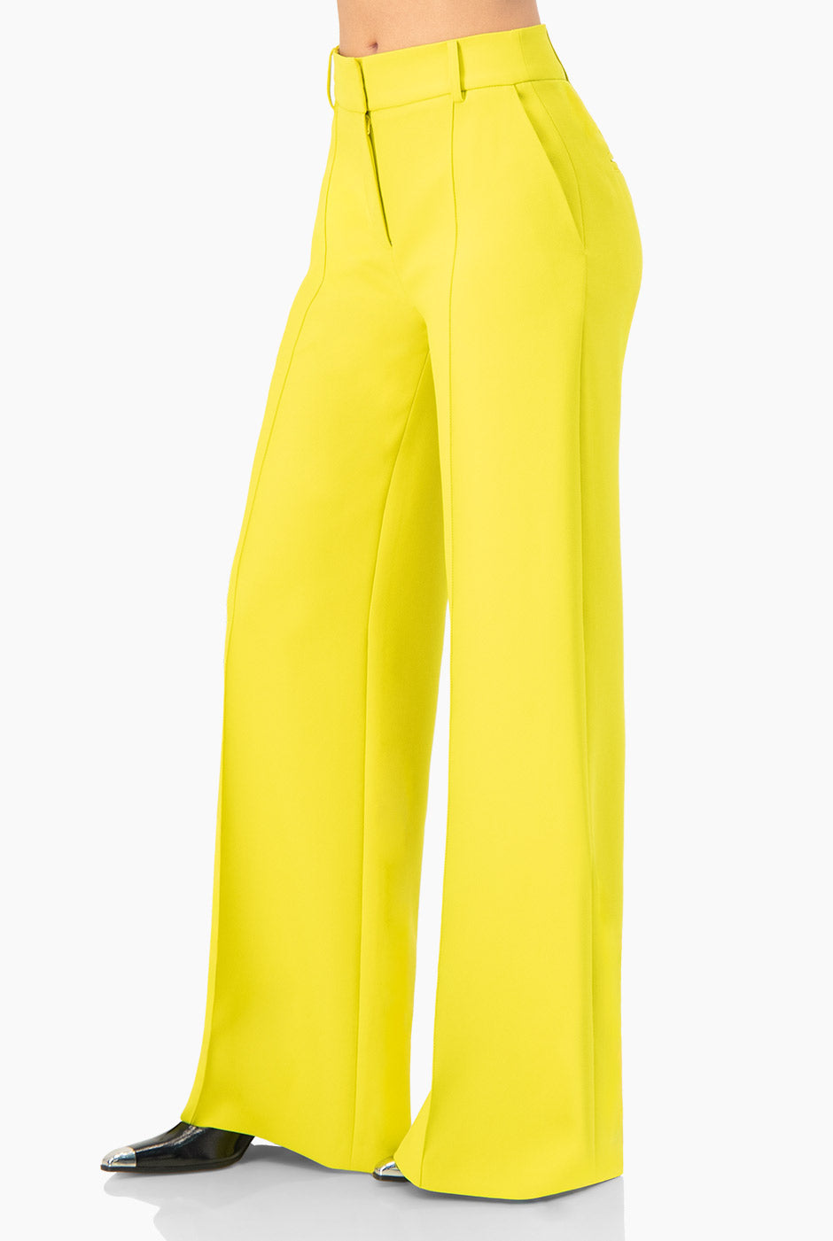 Pantalón verde de pierna amplia con bolsillos laterales